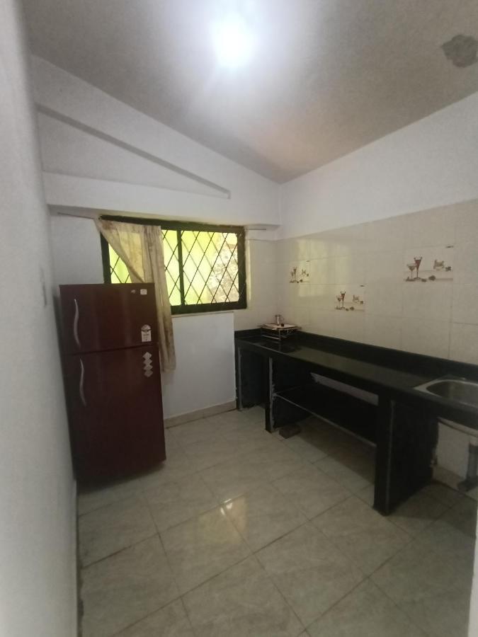 Sera'S Guest House Baga Esterno foto