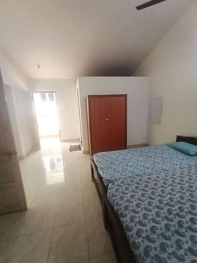 Sera'S Guest House Baga Esterno foto